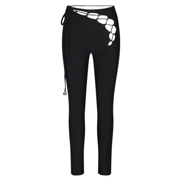 SKIMS • Lace Up Leggings in Onyx - Picture 2 of 11
